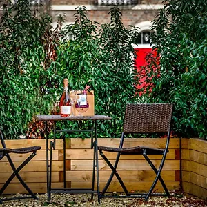 https://6-st-johns-mews.yorkshirehotels.net